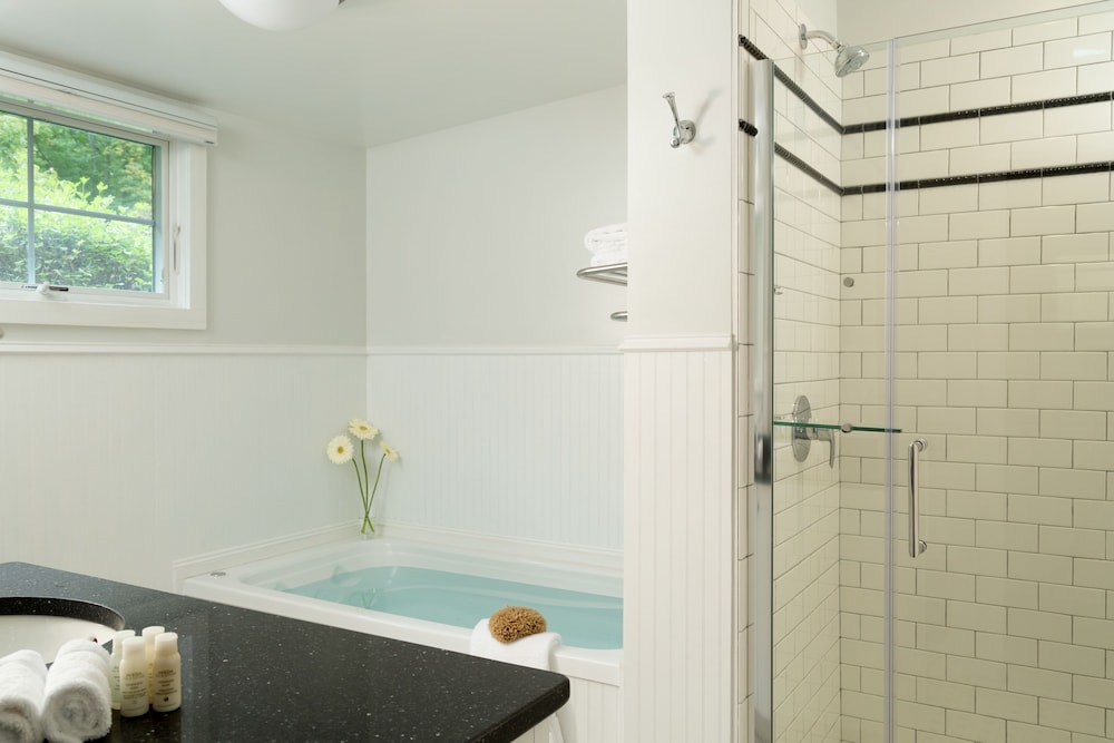 The Woodstock Inn on the Millstream - photo 42