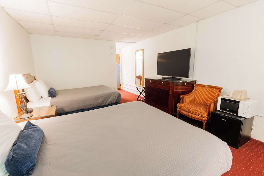 Fireside Inn & Suites Bangor - photo 27