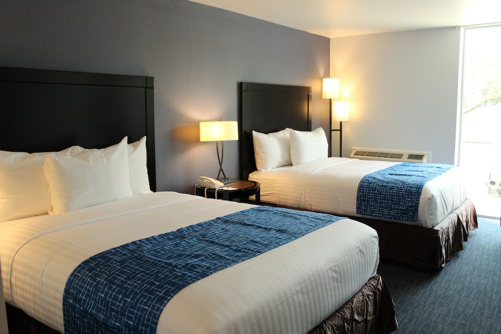 Travelodge by Wyndham Water s Edge Hotel Racine - photo 8