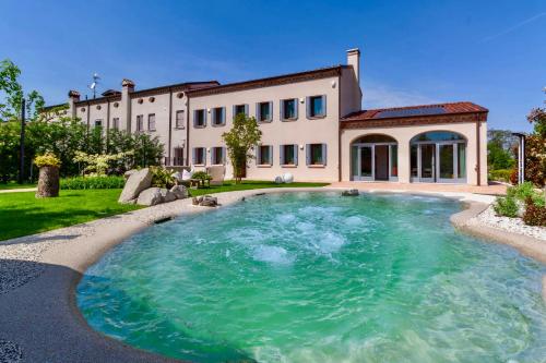 Villa Giulia — 4-Star Luxury Hotel in Stanghella, Italy