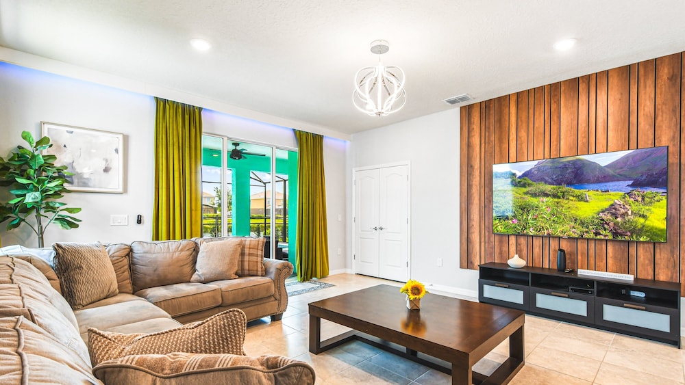 7BR Lake View Villa Pool Spa Solterra Resort - photo 12