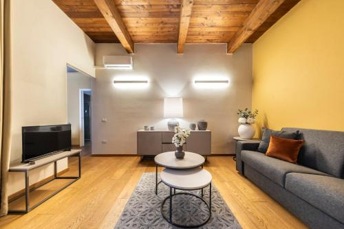 Suite Deluxe in Palazzo Storico Centro Sassari Appartamento Alghero — 4-Star Luxury Hotel in Sassari, Italy