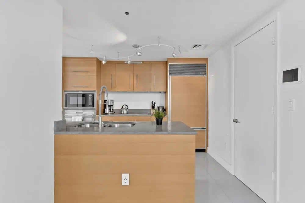 Majestic PH in Brickell Top Amenities - photo 17