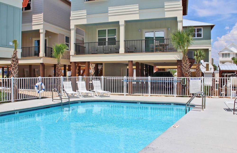 Romeo Beach by Youngs Suncoast — 4-Star Luxury Hotel in Gulf Shores, United States