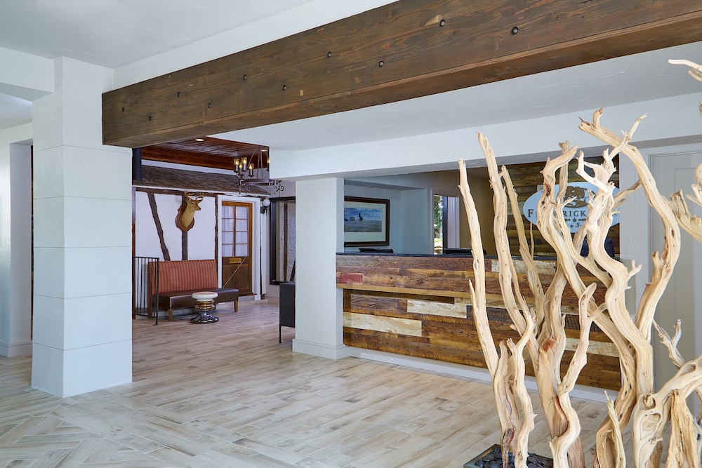 Fredericksburg Inn & Suites - photo 3