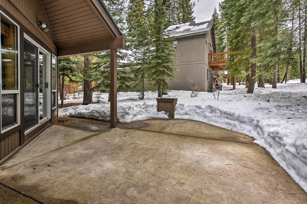 Cabin Less Than 2 Mi to Tahoe Donner Downhill Ski Resort - photo 8