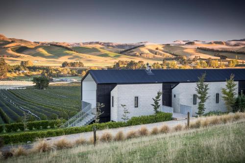 Black Estate B & B — 5-Star Luxury Hotel in Amberley, New Zealand