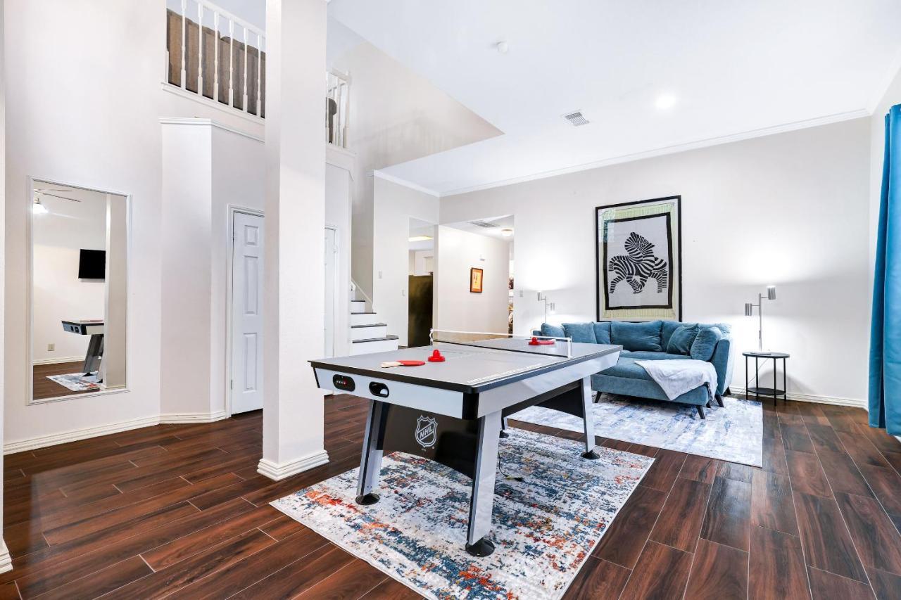 Nr Sea World Games Wifi Bbq Yard Pet Ok in San Antonio, United States