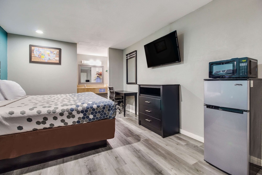 Prestige Inn - photo 8
