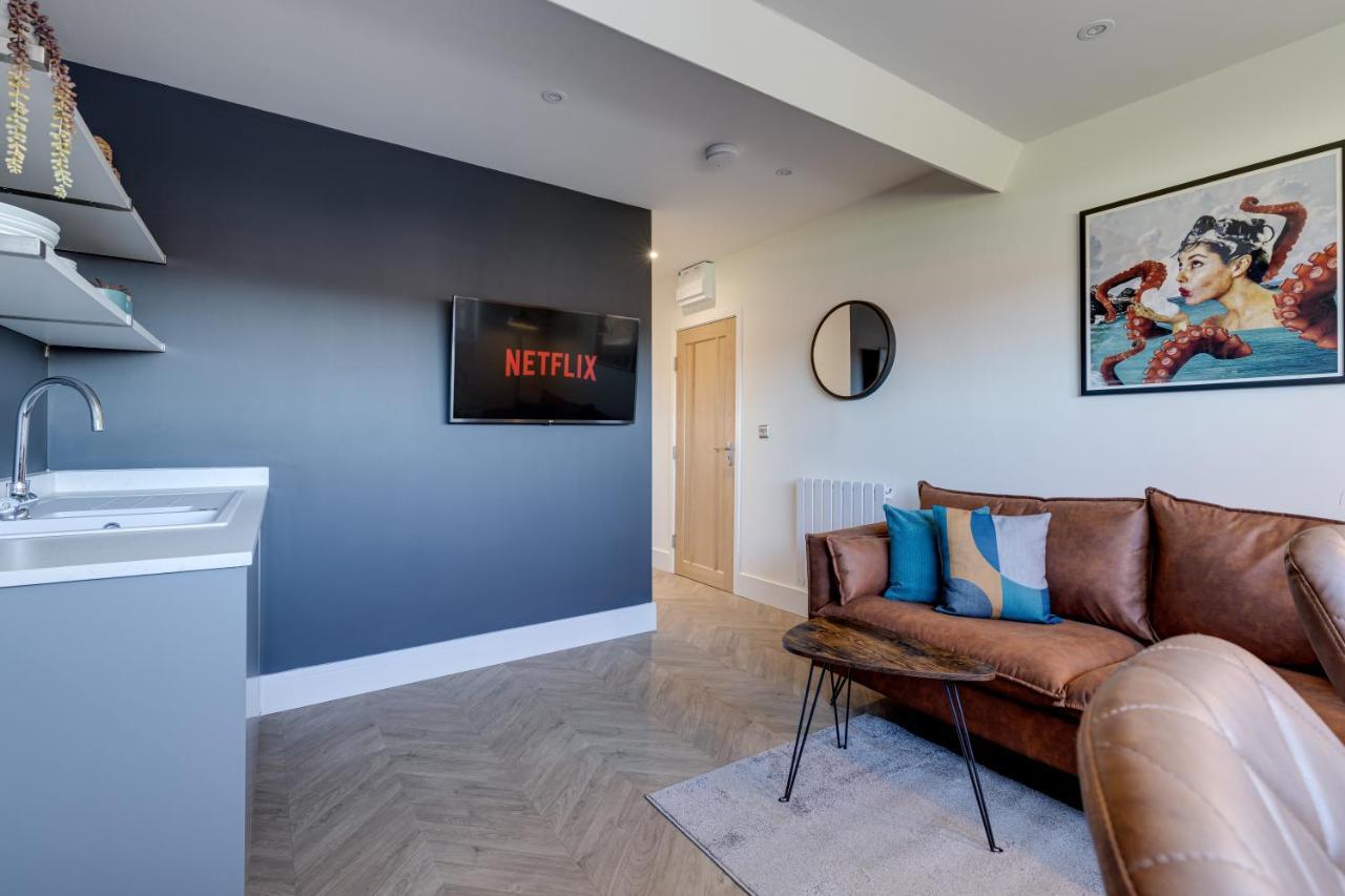 Cosy North Bay Apartment Vast Sea & Town Views