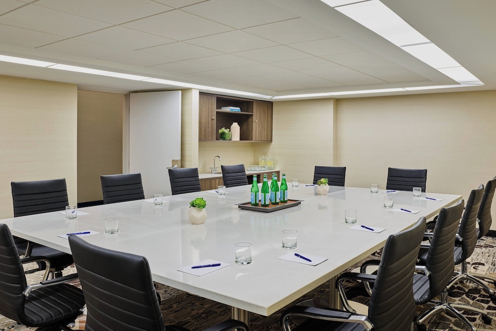 Delta Hotels by Marriott Chicago Willowbrook - photo 22
