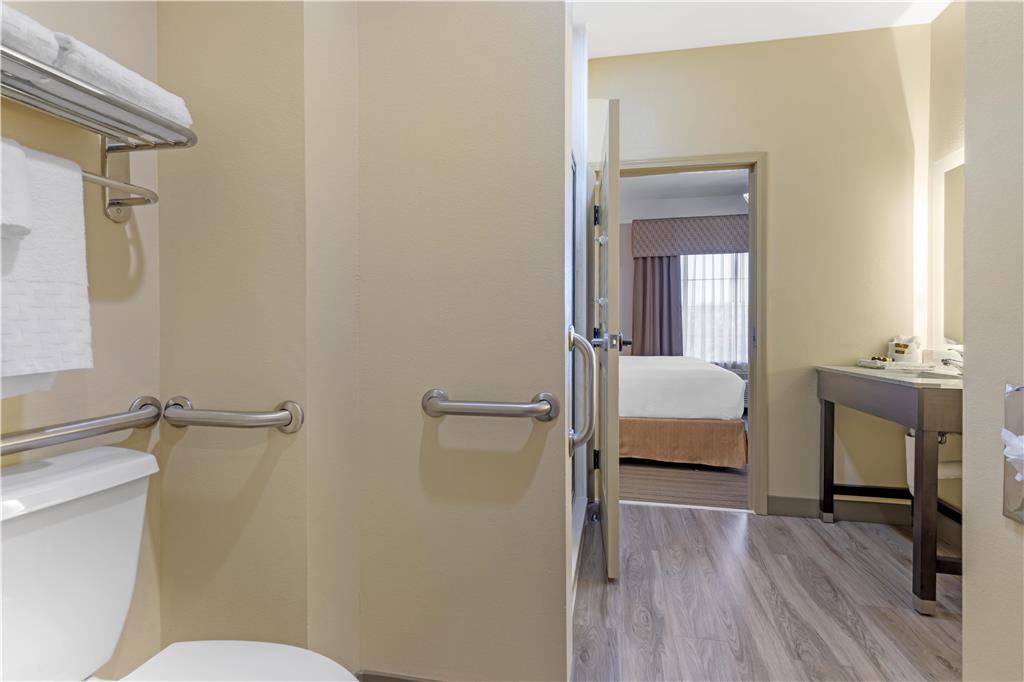 Best Western Plus Monica Royale Inn & Suites - photo 46