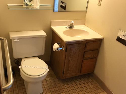 Quik Stop and Motel - photo 10