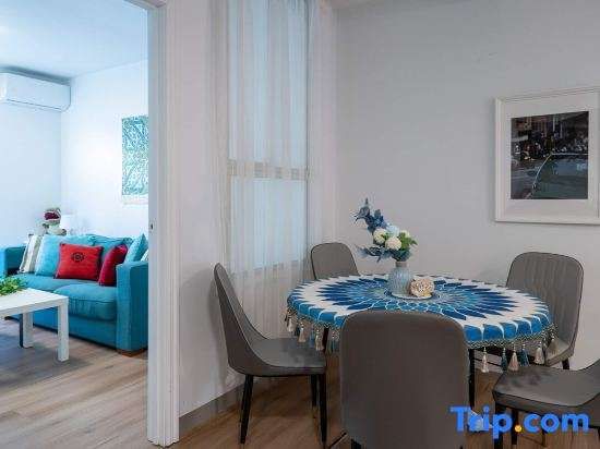Brunswick 2BR Living Near Lygon & Sydney Rd — 4-Star Luxury Hotel in Melbourne, Australia