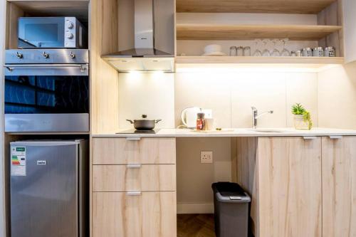 Alimama Spaces: The Rob’s Foreshore Place
