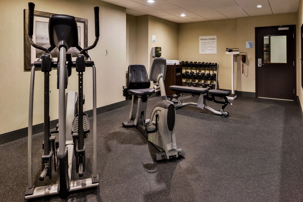 Holiday Inn Express Hotel & Suites Emporia Northwest by IHG - photo 17