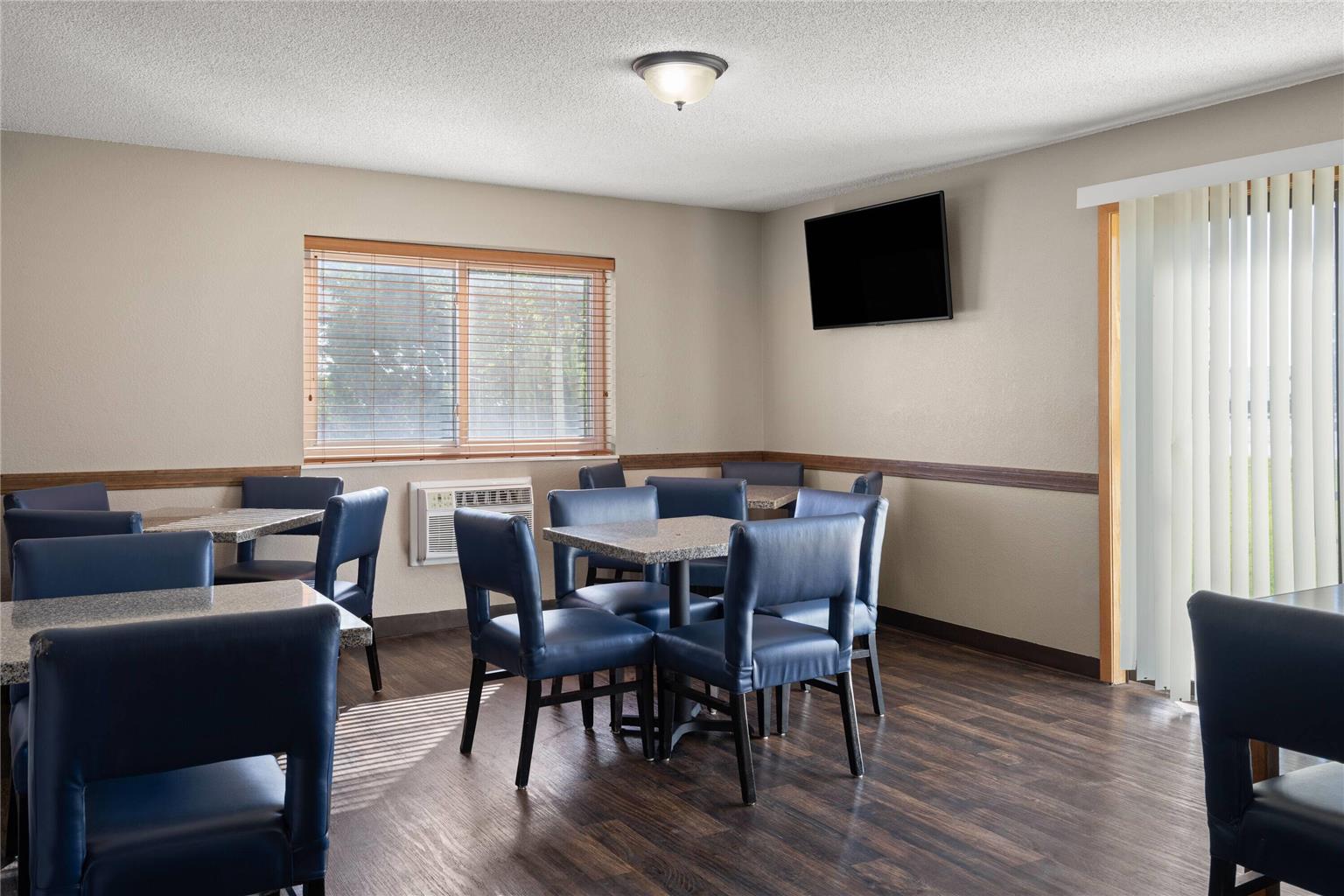 Super 8 by Wyndham Lewistown - photo 28