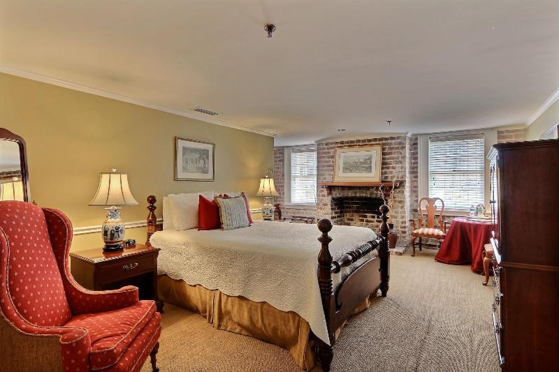 The Presidents Quarters Inn - photo 86