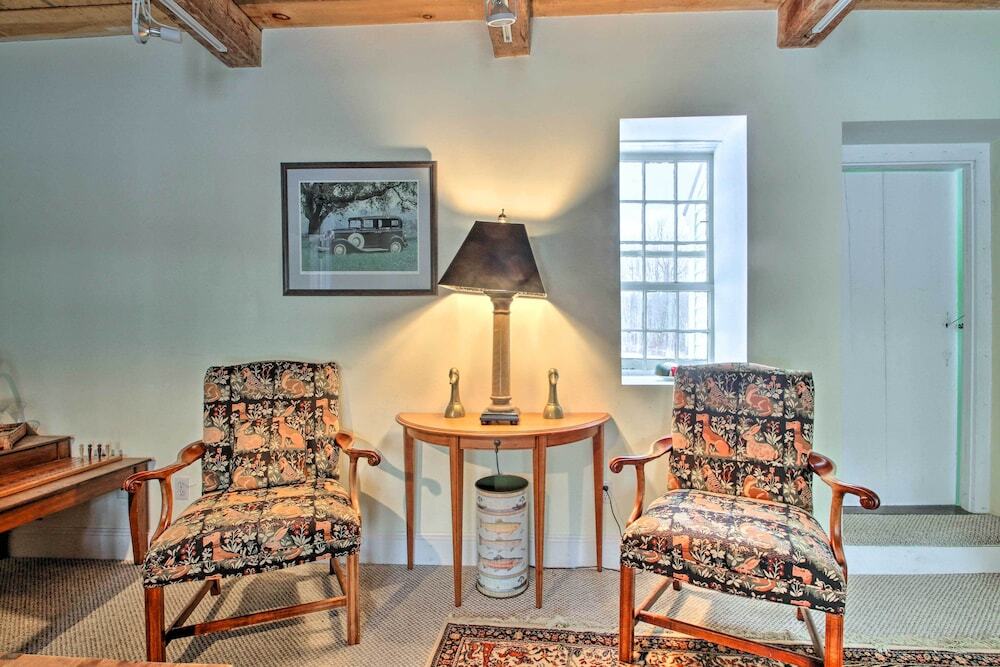 Historic Bradford Home 8 Mi to Mount Sunapee — 4-Star Luxury Hotel in Bradford, United States