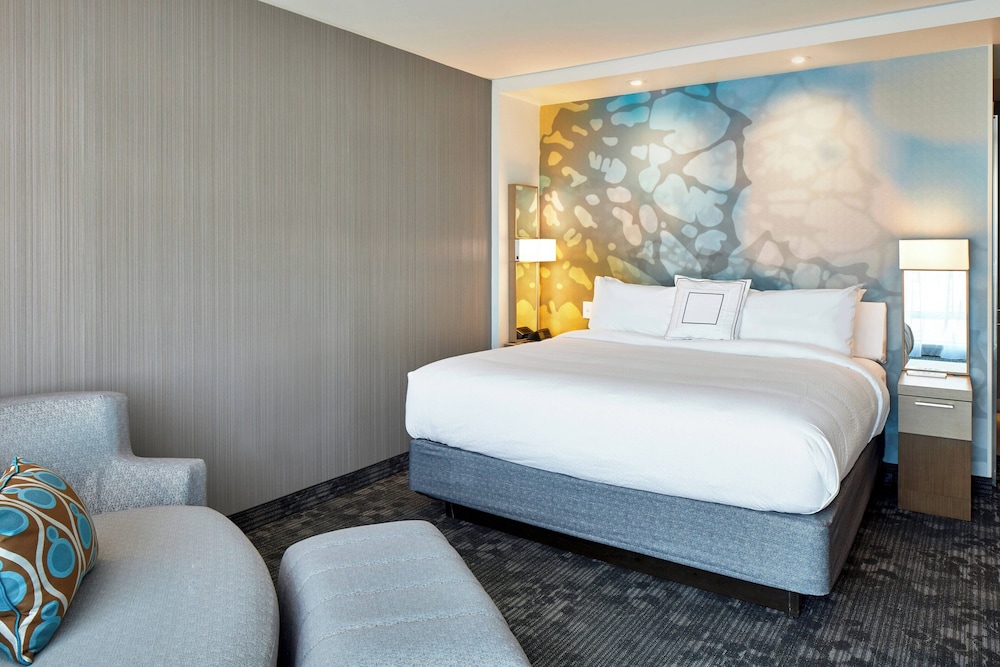 Courtyard by Marriott Baltimore Downtown McHenry Row - photo 8