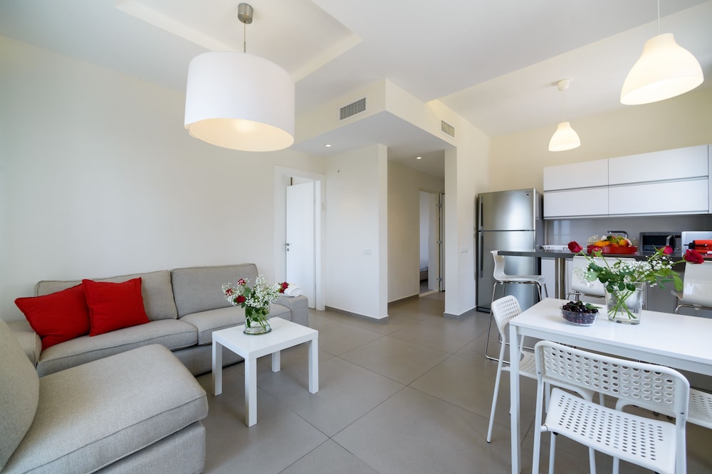 Beach & City Center by FeelHome — 4-Star Luxury Hotel in Tel Aviv, Israel