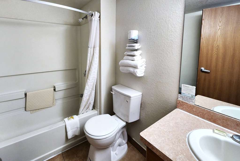 Super 8 by Wyndham Austin North University Area - photo 26