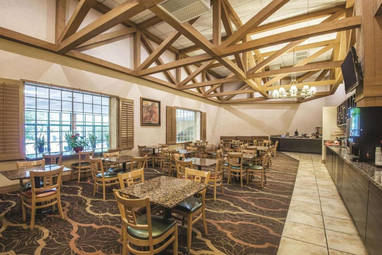 La Quinta Inn & Suites by Wyndham Silverthorne Summit Co - photo 9