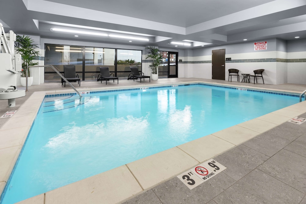 Hampton Inn & Suites Spokane Downtown South - photo 41