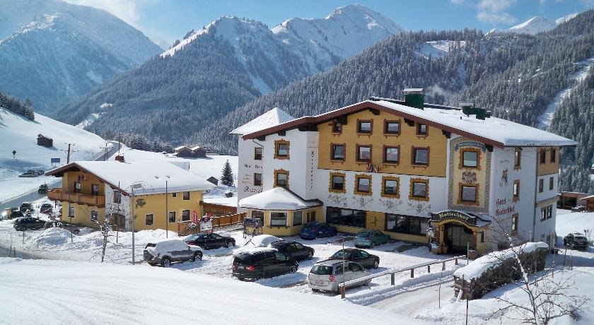 Hotel Rotlechhof - carbon neutral hotel in Berwang