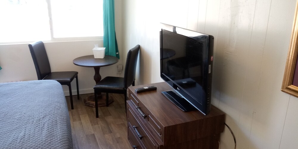 La Fun Motel - photo 28