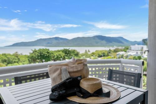 Belle Escapes Rydges Plaza Esplanade Luxury 2 Bedroom Apartment — 4-Star Luxury Hotel in Cairns North, Australia