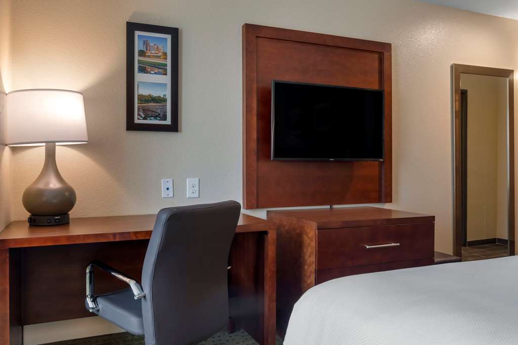 Comfort Inn & Suites Euless DFW West - photo 8
