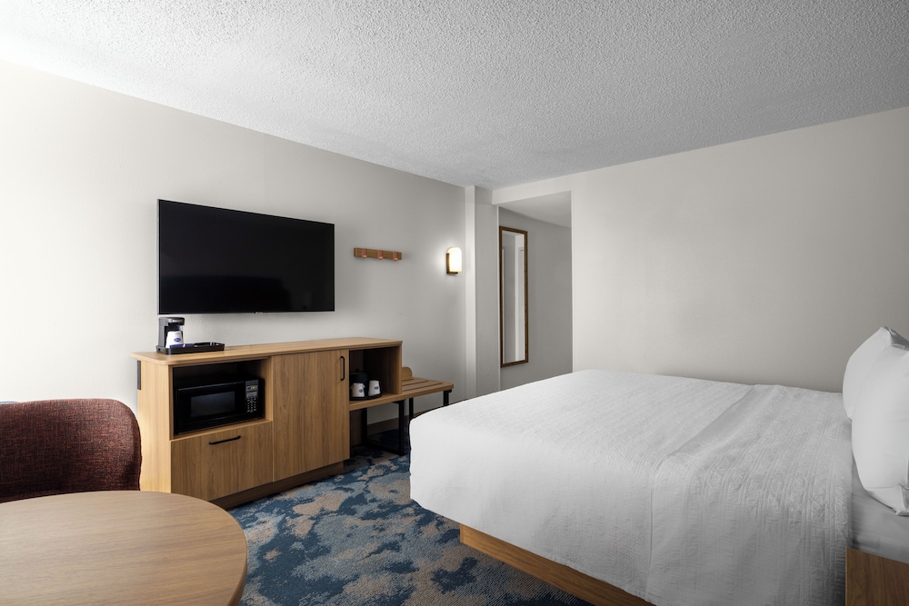 Hampton Inn Miami Airport West - photo 8