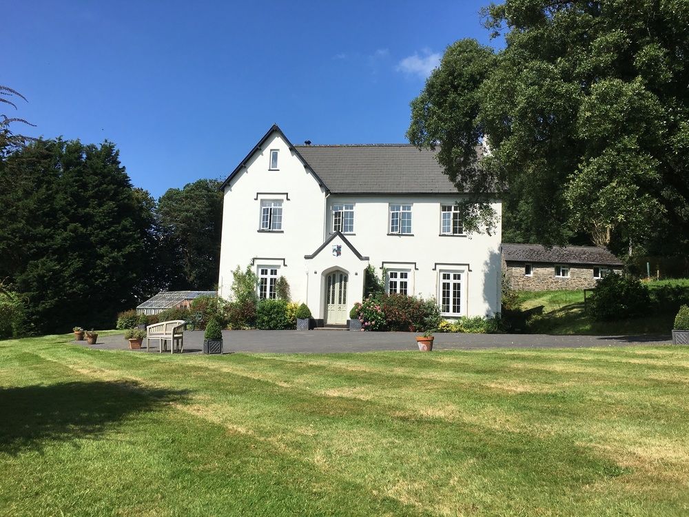 Bracken House — 4-Star Luxury Hotel in Barnstaple, United Kingdom