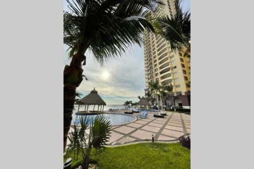 Condominio de lujo a Pie de Playa — 4-Star Luxury Hotel in Mazatlan, Mexico