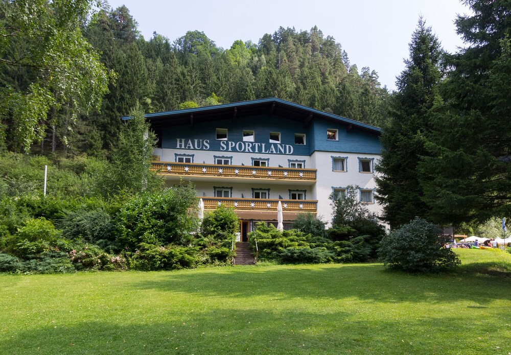 Sportland Inn — hotel in Kals Am Grossglockner