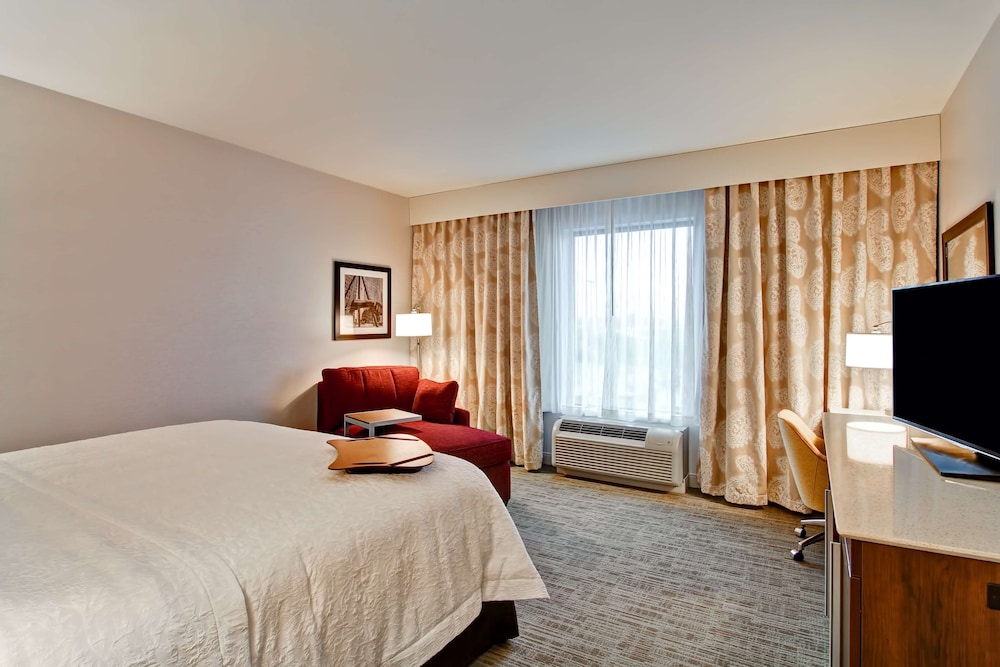 Hampton Inn & Suites Detroit Troy - photo 8