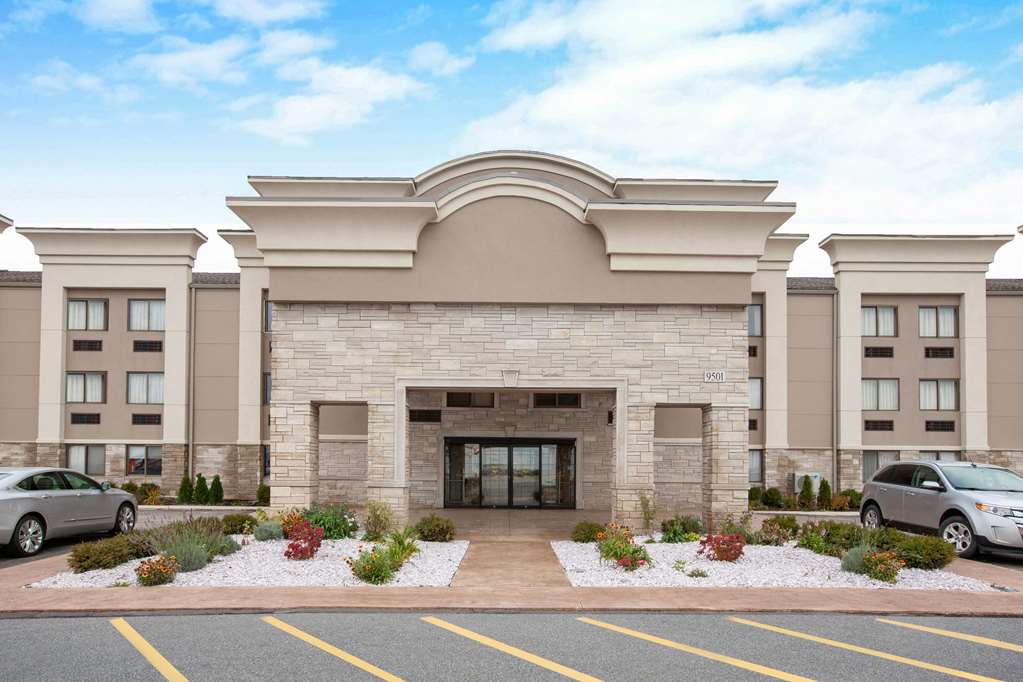 Wingate by Wyndham Detroit Metro Airport - photo 6
