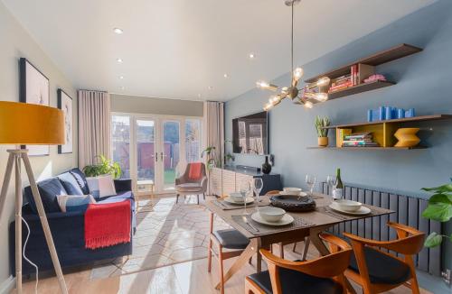 Castle Townhouse Kenilworth Private Parking 24 Hr Gym Access Town Centre — 4-Star Luxury Hotel in Kenilworth, United Kingdom
