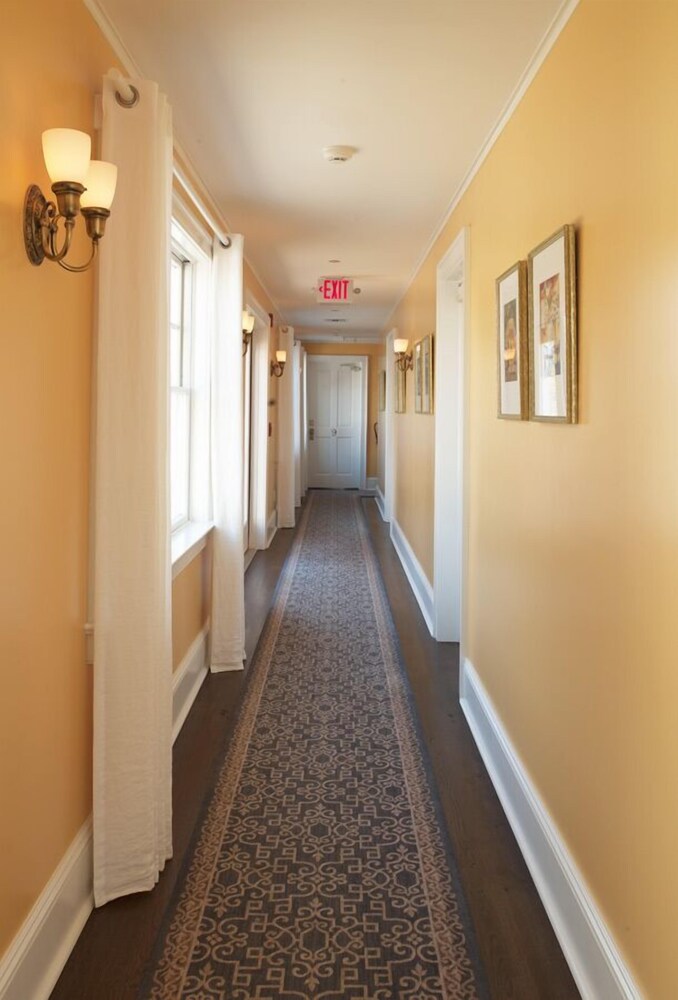 Bridgehampton Inn - photo 28