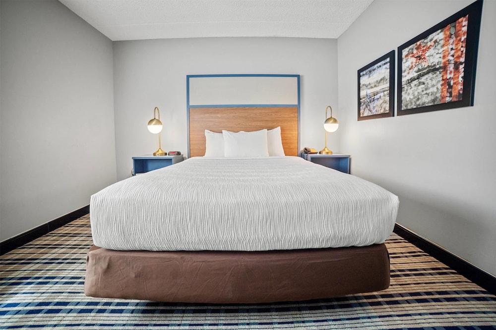 AmericInn by Wyndham Beloit - photo 15
