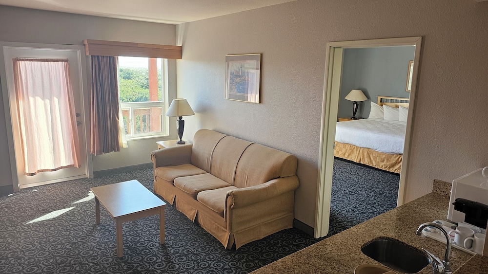 Lighthouse Suites Inn - photo 10