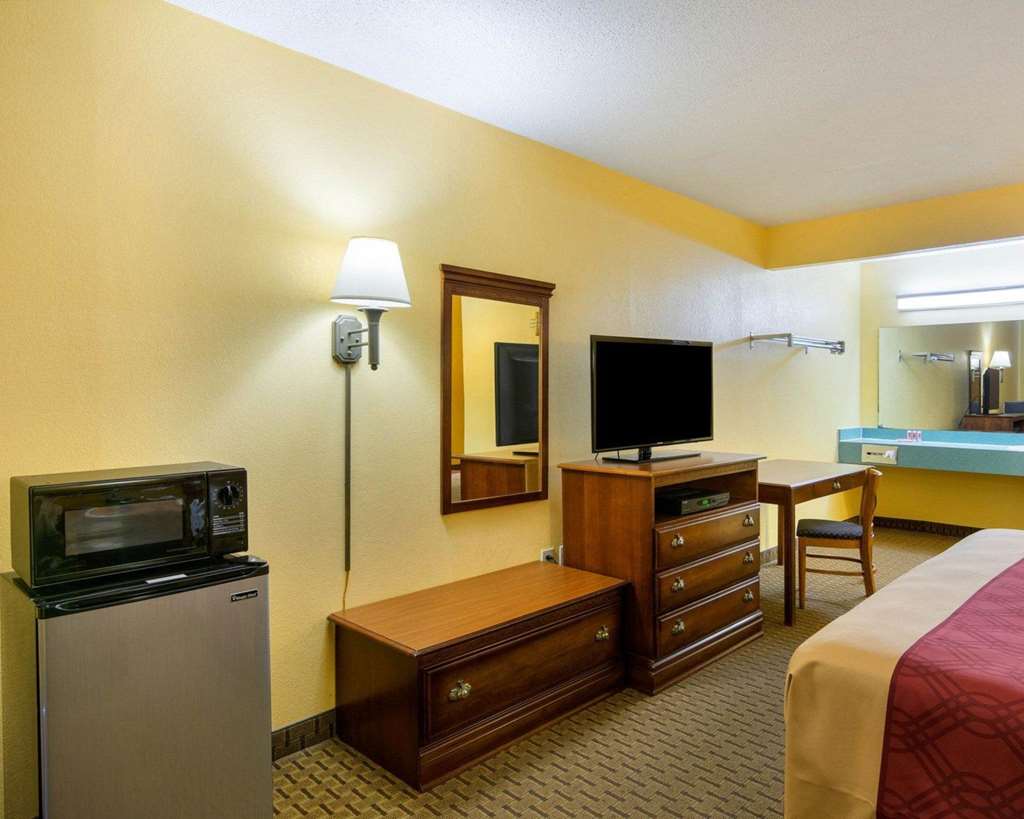 Econo Lodge Fredericksburg near I 95 - photo 23