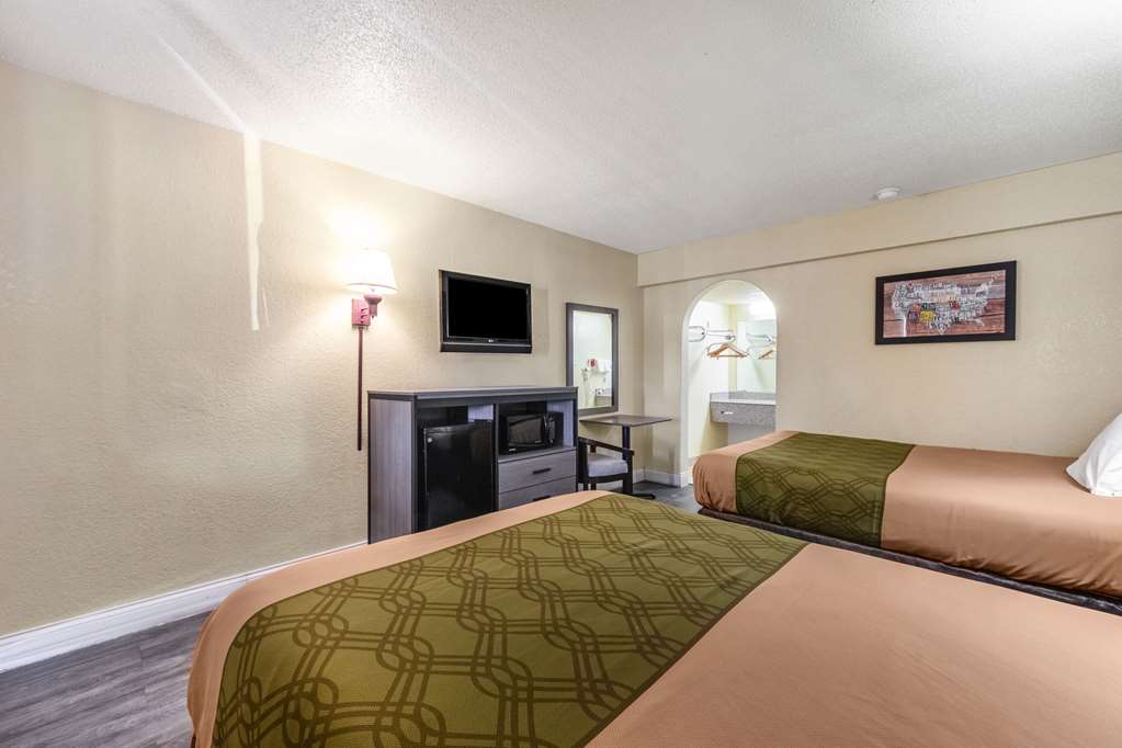 Econo Lodge San Marcos University Area - photo 11