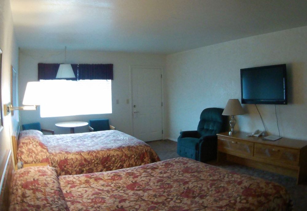 Rim Rock Motel - photo 5