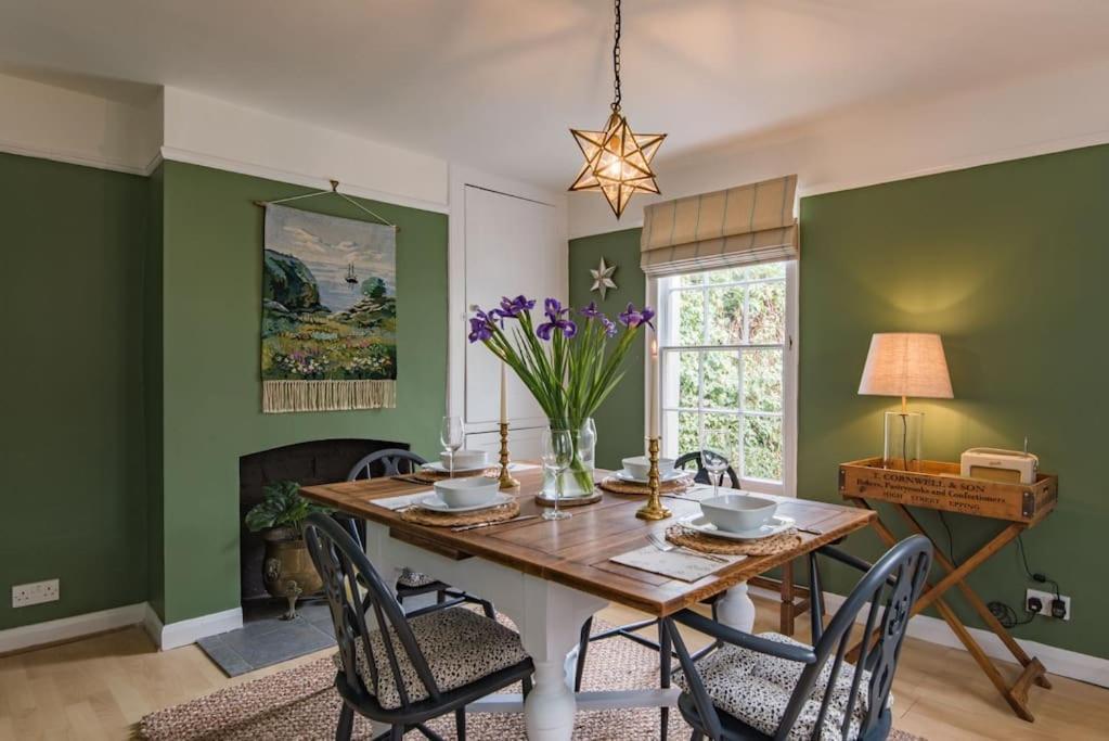 Cliffeside Cottage — 4-Star Luxury Hotel in Deal, United Kingdom
