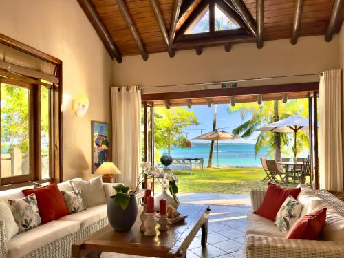 Villa Nacéli Seaside Villa in Belle Mare — 4-Star Luxury Hotel in Poste De Flacq, Mauritius