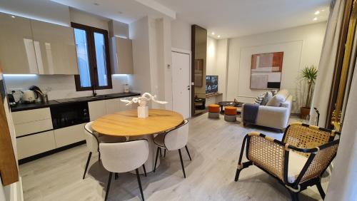 Suspiro 101 Cosmopolitan Loft - carbon neutral hotel in Granada