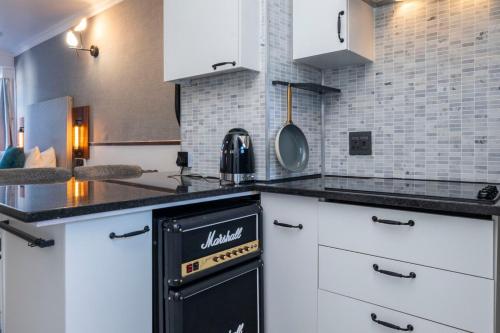 Stylish Monochrome 1BR in Son Vida