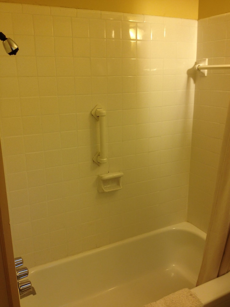 Travelowe's Motel - photo 29